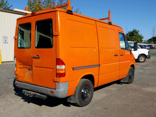 WDYPD144X55816668 - 2005 FREIGHTLINER SPRINTER 2 ORANGE photo 4