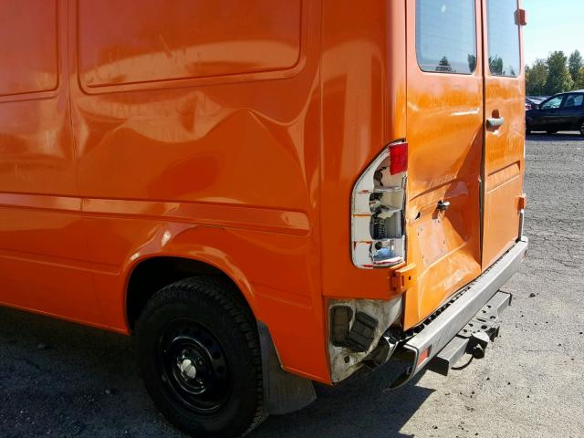 WDYPD144X55816668 - 2005 FREIGHTLINER SPRINTER 2 ORANGE photo 9