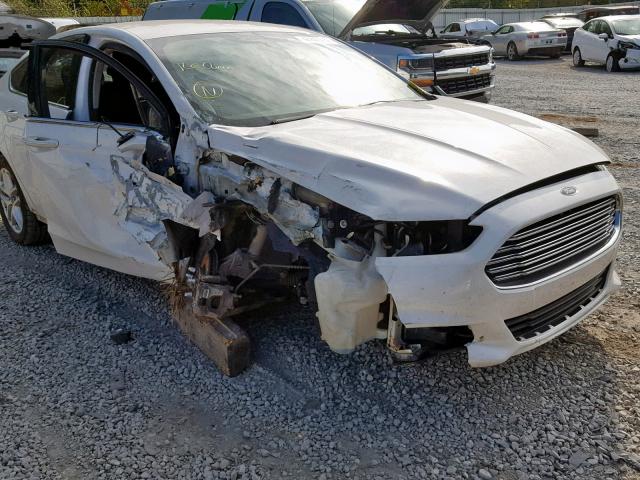 1FA6P0H70F5115738 - 2015 FORD FUSION SE WHITE photo 9