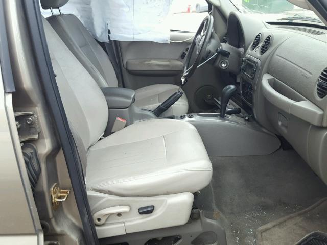 1J8GL38K55W561627 - 2005 JEEP LIBERTY RE BROWN photo 5