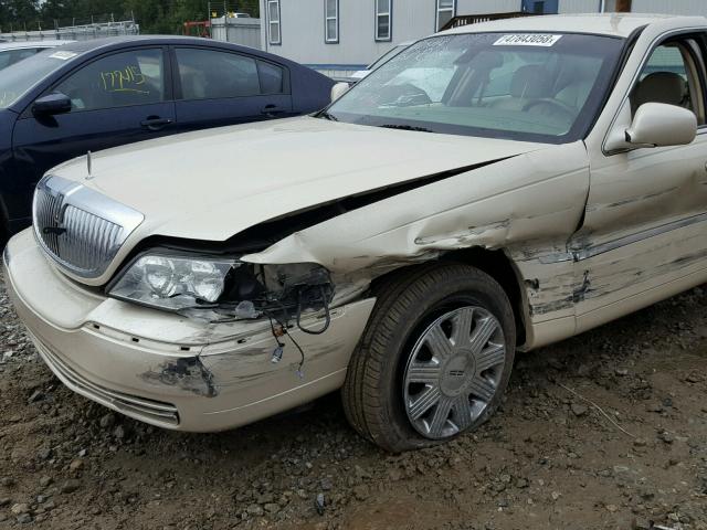 1LNHM83W83Y687235 - 2003 LINCOLN TOWN CAR C CREAM photo 10