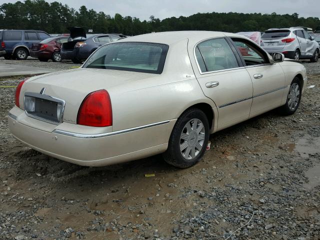 1LNHM83W83Y687235 - 2003 LINCOLN TOWN CAR C CREAM photo 4