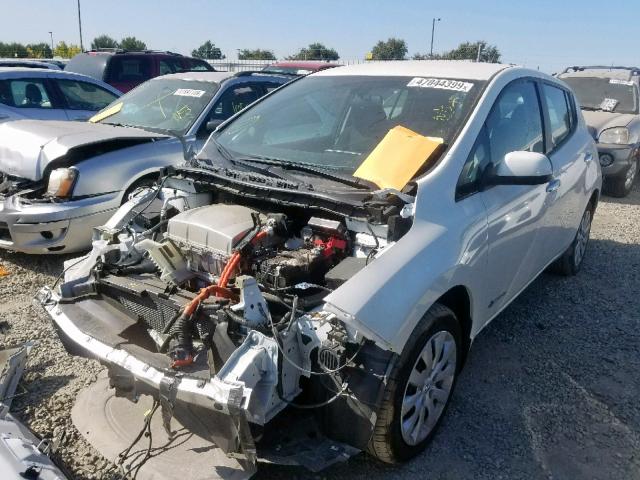 1N4BZ0CPXHC300801 - 2017 NISSAN LEAF S WHITE photo 2