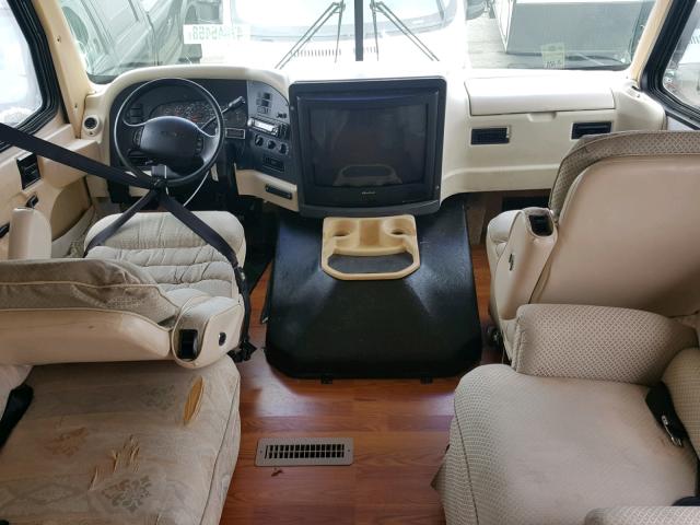 3FCMF53S5XJA07562 - 1999 HOLI VACATIONER WHITE photo 5