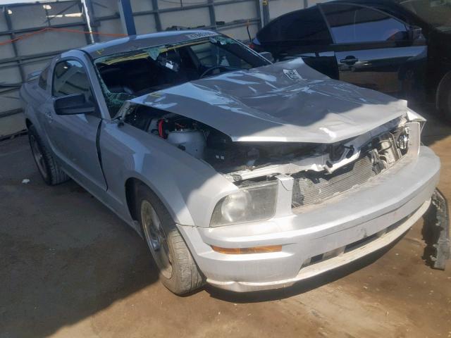1ZVHT82H165264932 - 2006 FORD MUSTANG GT SILVER photo 1