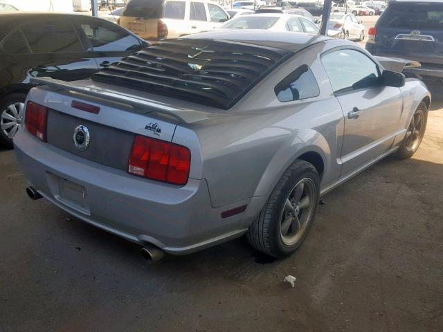 1ZVHT82H165264932 - 2006 FORD MUSTANG GT SILVER photo 4