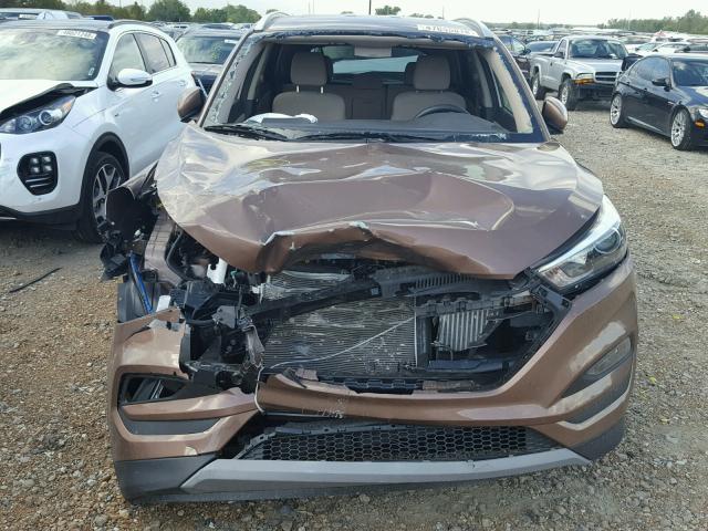 KM8J3CA27HU536439 - 2017 HYUNDAI TUCSON LIM BROWN photo 9