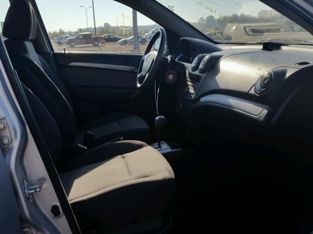 KL1TD66E49B326481 - 2009 CHEVROLET AVEO LS SILVER photo 5