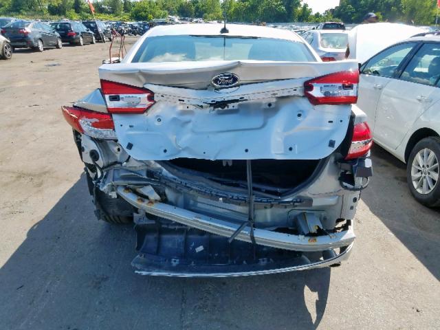 3FA6P0LU6HR381469 - 2017 FORD FUSION SE SILVER photo 9