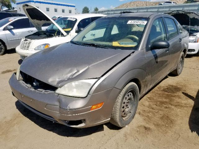 1FAFP34N85W254241 - 2005 FORD FOCUS ZX4 BROWN photo 2