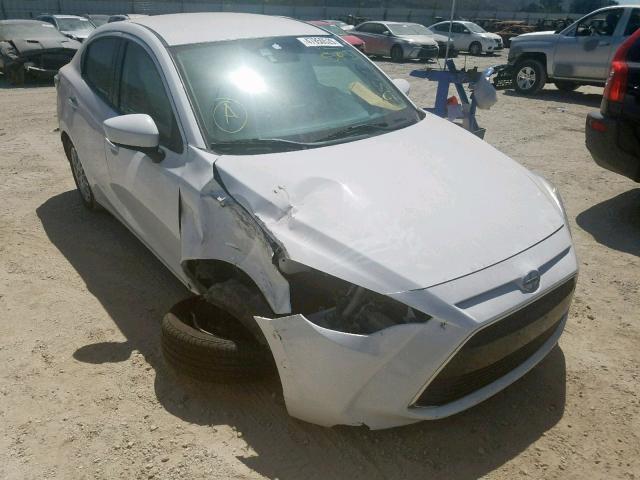 3MYDLBZV2GY131130 - 2016 TOYOTA SCION IA WHITE photo 1