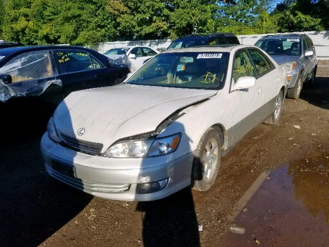 JT8BF28G415108189 - 2001 LEXUS ES 300 WHITE photo 2