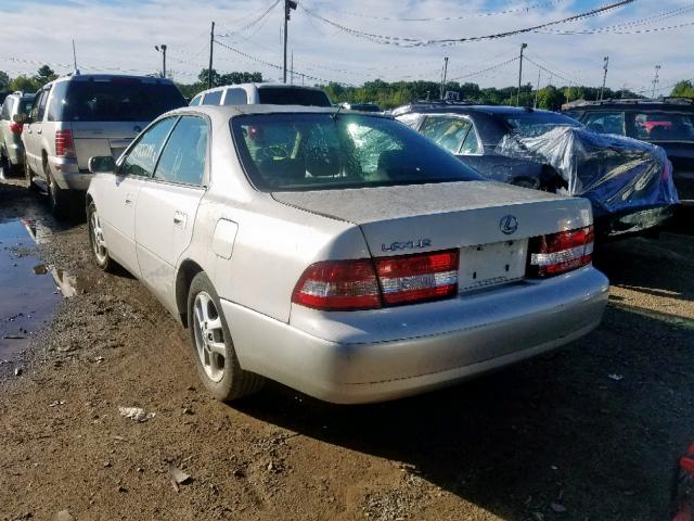 JT8BF28G415108189 - 2001 LEXUS ES 300 WHITE photo 3