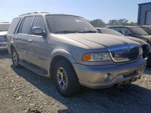 5LMFU28A1YLJ40584 - 2000 LINCOLN NAVIGATOR GOLD photo 1