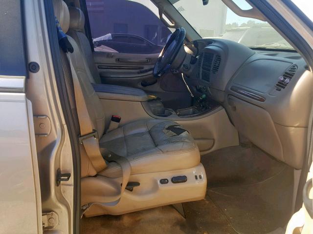 5LMFU28A1YLJ40584 - 2000 LINCOLN NAVIGATOR GOLD photo 5