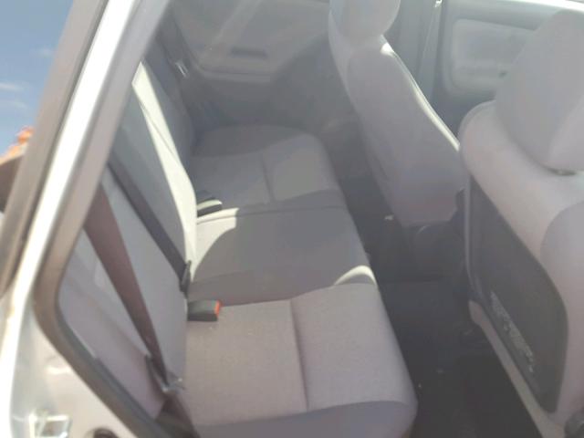 2T1KR32E05C331439 - 2005 TOYOTA MATRIX 银色 照片 6