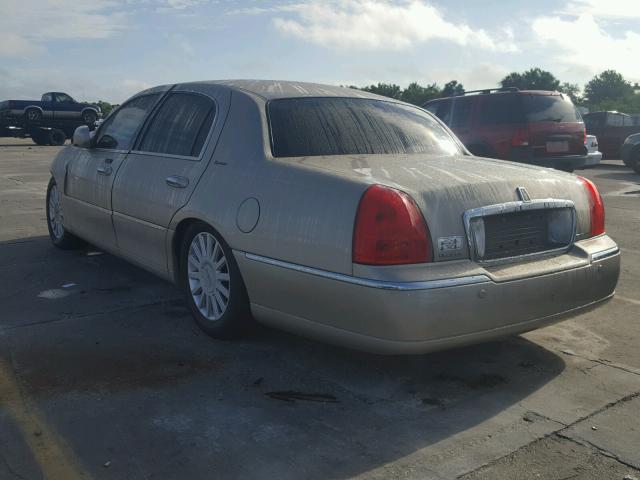 1LNHM81W15Y623186 - 2005 LINCOLN TOWN CAR S GOLD photo 3