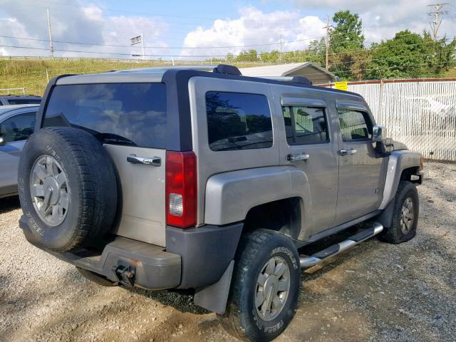 5GTDN136068105830 - 2006 HUMMER H3 SILVER photo 4