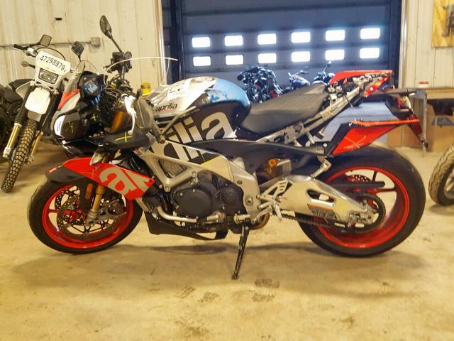 ZD4KGUA04JS000801 - 2018 APRILIA TUONO RED photo 9