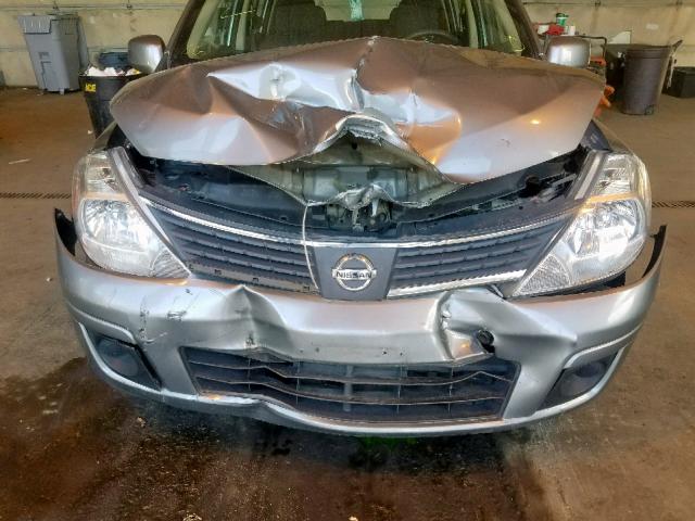 3N1BC13E27L386689 - 2007 NISSAN VERSA S GRAY photo 9