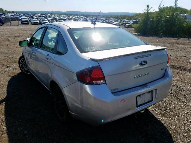 1FAHP3GN5AW190609 - 2010 FORD FOCUS SES SILVER photo 3