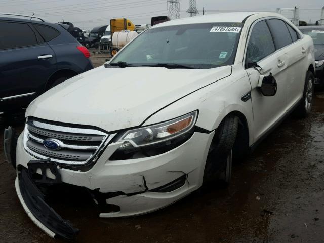 1FAHP2EW2BG158945 - 2011 FORD TAURUS SEL WHITE photo 2