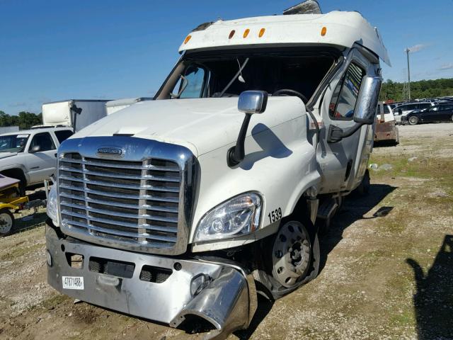 1FUJGLDV7CSBK9753 - 2012 FREIGHTLINER CASCADIA 1 WHITE photo 2