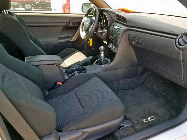 JTKJF5C79C3026410 - 2012 TOYOTA SCION TC თეთრი ფოტო 5