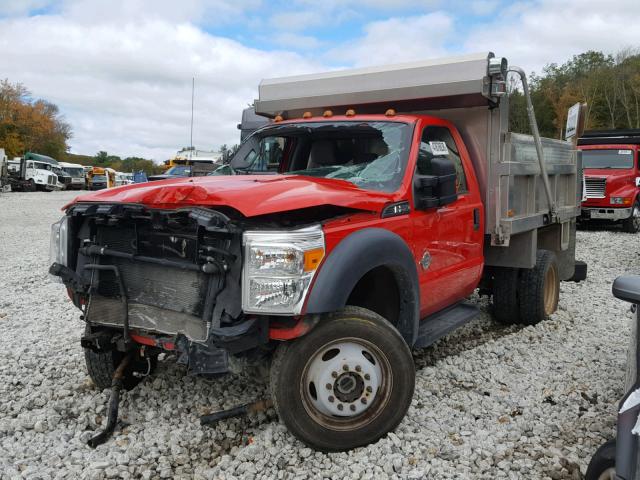 1FDUF5HT4GEA44765 - 2016 FORD F550 SUPER RED photo 2