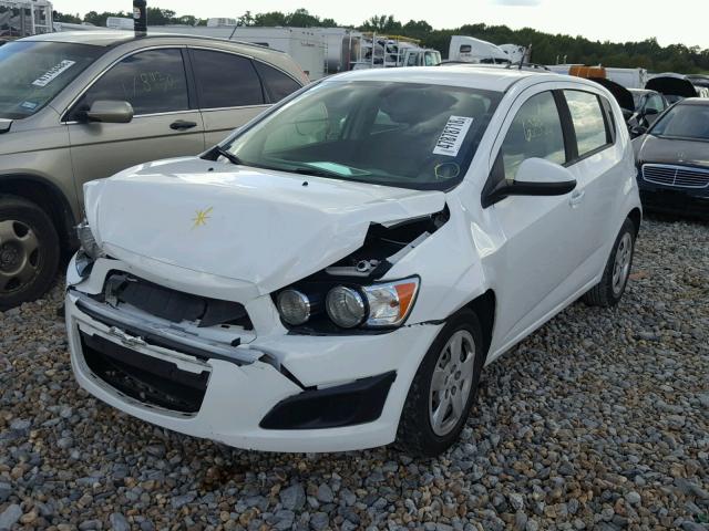 1G1JA6SH0E4226197 - 2014 CHEVROLET SONIC LS WHITE photo 2