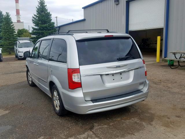 2A4RR5DG4BR782856 - 2011 CHRYSLER TOWN & COU SILVER photo 3