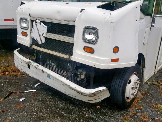 4UZA4FF4XYCF81344 - 2000 FREIGHTLINER CHASSIS M WHITE photo 10