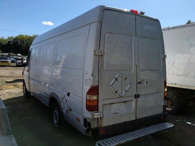 WD0PD744565957848 - 2006 DODGE SPRINTER 2 WHITE photo 3