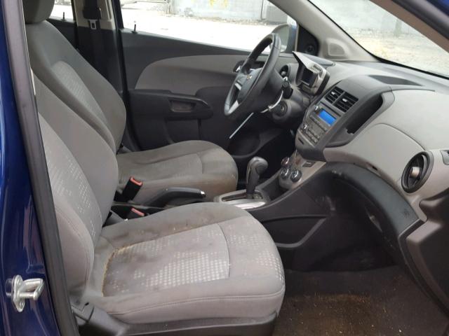 1G1JA5SH8D4145036 - 2013 CHEVROLET SONIC LS 蓝色 照片 5