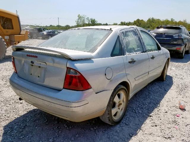 1FAHP34N87W200014 - 2007 FORD FOCUS ZX4 SILVER photo 4