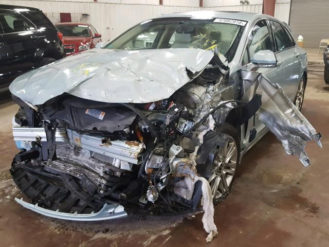 3LN6L2LU5DR807790 - 2013 LINCOLN MKZ HYBRID SILVER photo 2