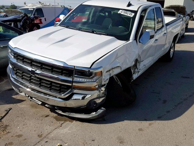 1GCVKREC7JZ362587 - 2018 CHEVROLET SILVERADO WHITE photo 2