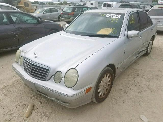 WDBJF65J3YA992548 - 2000 MERCEDES-BENZ E 320 SILVER photo 2