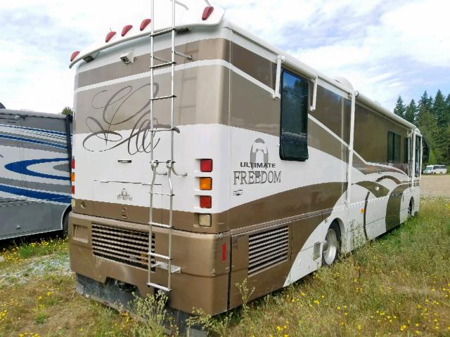 4UZ6XJCA5WC987455 - 1999 WINNEBAGO MOTORHOME WHITE photo 4