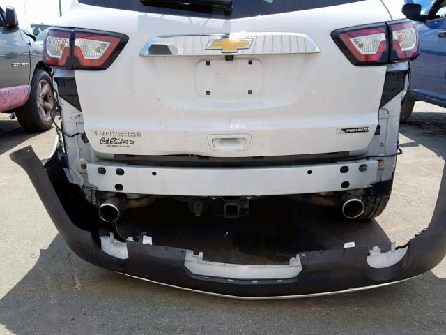 1GNKRJKD6HJ104882 - 2017 CHEVROLET TRAVERSE P WHITE photo 9