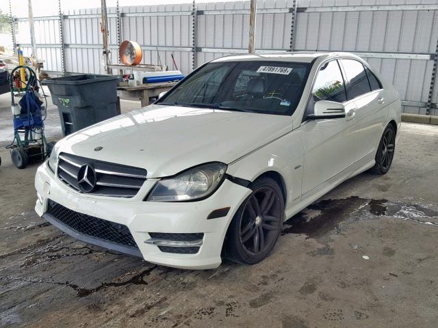 WDDGF4HBXCR215031 - 2012 MERCEDES-BENZ C 250 WHITE photo 2