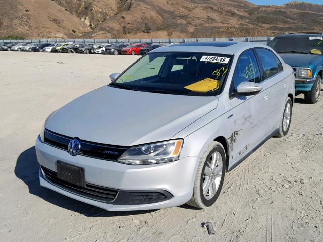 3VW637AJ8DM292739 - 2013 VOLKSWAGEN JETTA HYBR SILVER photo 2