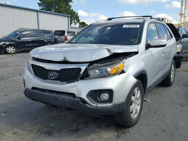 5XYKT3A65DG348218 - 2013 KIA SORENTO LX SILVER photo 2