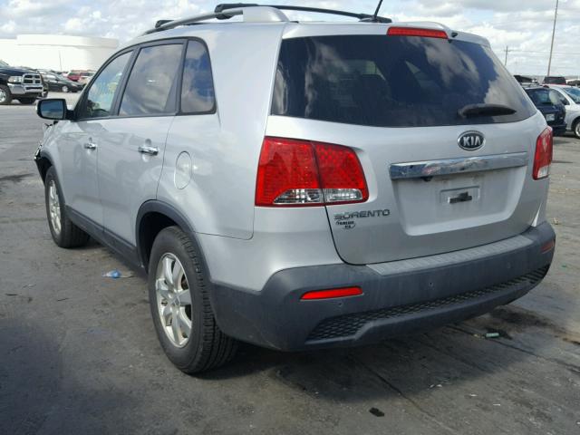 5XYKT3A65DG348218 - 2013 KIA SORENTO LX SILVER photo 3