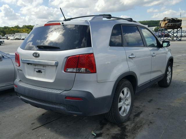 5XYKT3A65DG348218 - 2013 KIA SORENTO LX SILVER photo 4