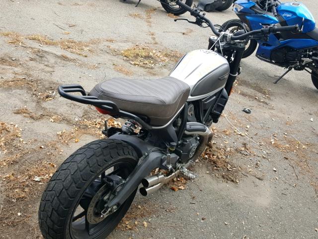 ML015ANM9HT012519 - 2017 DUCATI SCRAMBLER TWO TONE photo 4