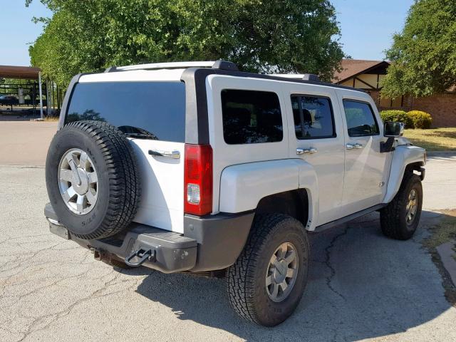 5GTEN13E088114610 - 2008 HUMMER H3 WHITE photo 4