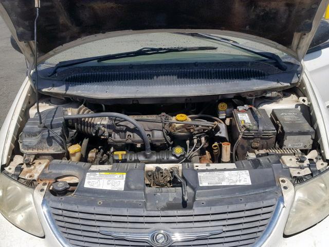 2C8GP74L22R707860 - 2002 CHRYSLER TOWN & COU WHITE photo 7