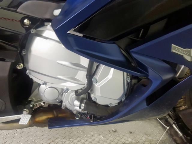 JYARP29E0JA000598 - 2018 YAMAHA FJR1300 A BLUE photo 11