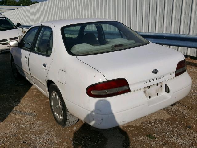 1N4BU31D9VC242359 - 1997 NISSAN ALTIMA XE WHITE photo 3